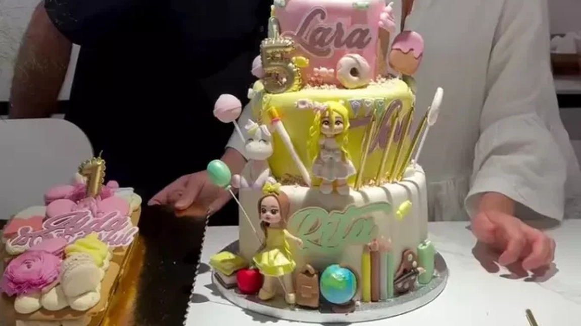 Laura Cosoi, petrecere superbă pentru aniversările celor patru fetițe. Ce ținută spectaculoasă a ales