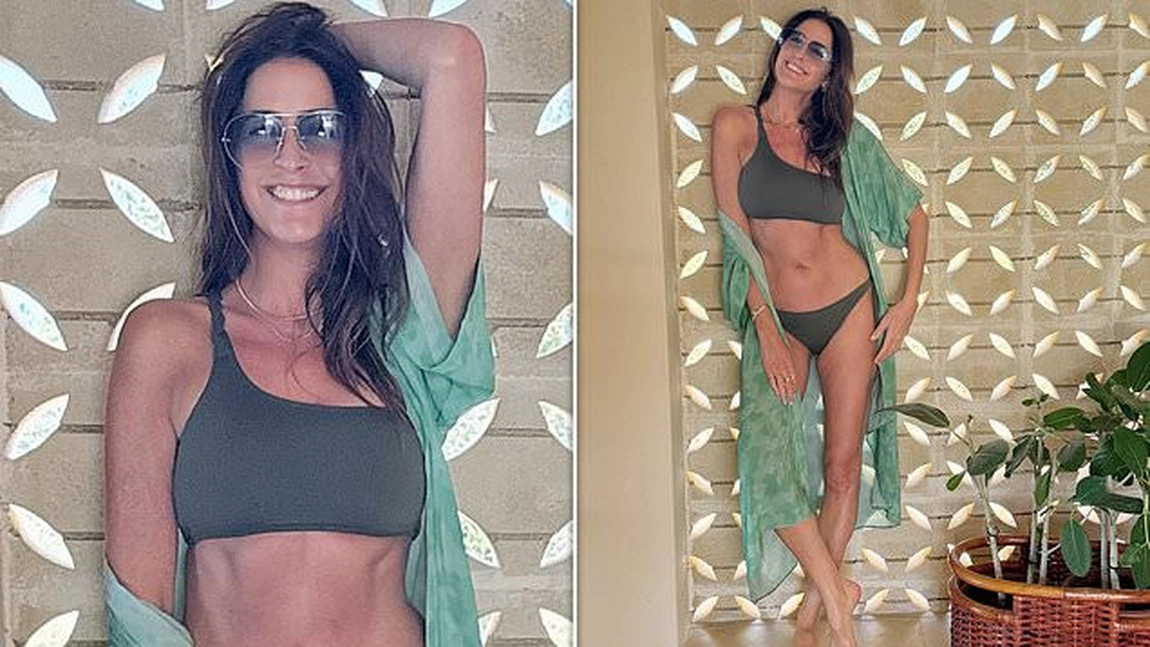 Lisa Snowdon surprinde fanii cu un abdomen tonifiat într-o vacanță de vis în Salento. Imagini de la ședința foto senzuală