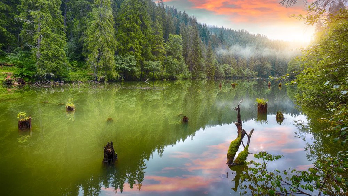 Locuri de vizitat la munte vara – Iată câteva destinații spectaculoase ce trebuie neapărat vizitate