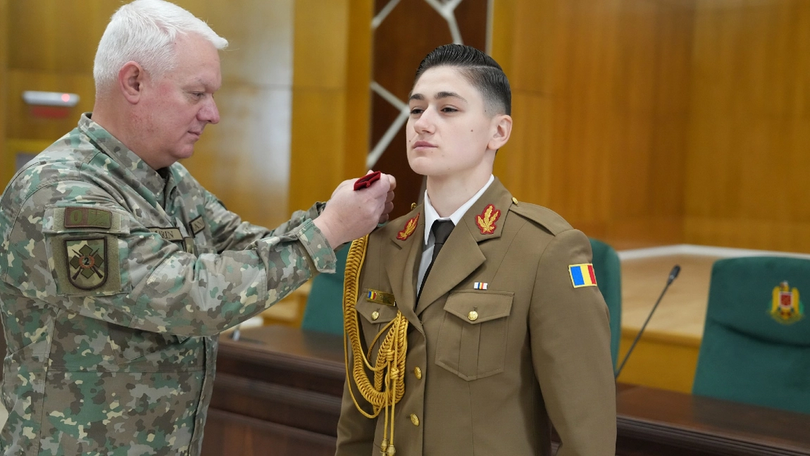 Miruna Gabriela Duracu, tânăra româncă ce a absolvit cu onoare Academia Militară West Point, avansată sublocotenent în Forțele Terestre