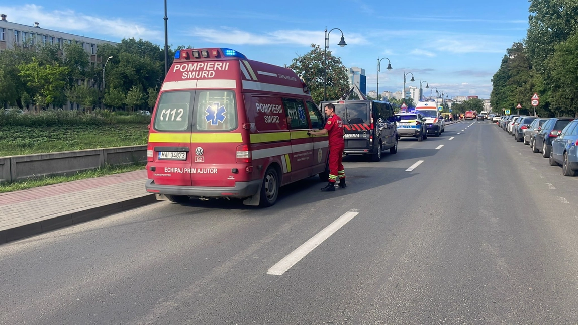 Tânărul care a sărit în Bahlui să salveze o fată, deși nu știa să înoate, este în continuare în comă la Spitalul „Sf. Spiridon” Iași