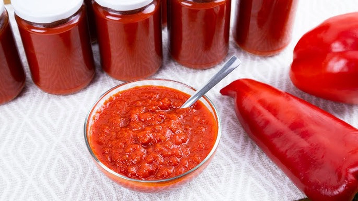 Pastă de ardei dulce – Iată cum o prepari și de ce merită păstrată în cămară
