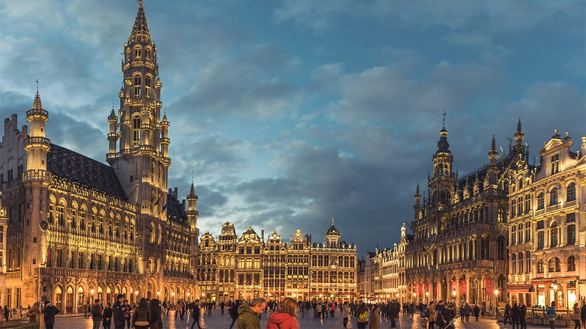 Vrei să vizitezi Piața Mare din Bruxelles? – Iată ce trebuie să știi despre ea și de ce fascinează toți turiștii