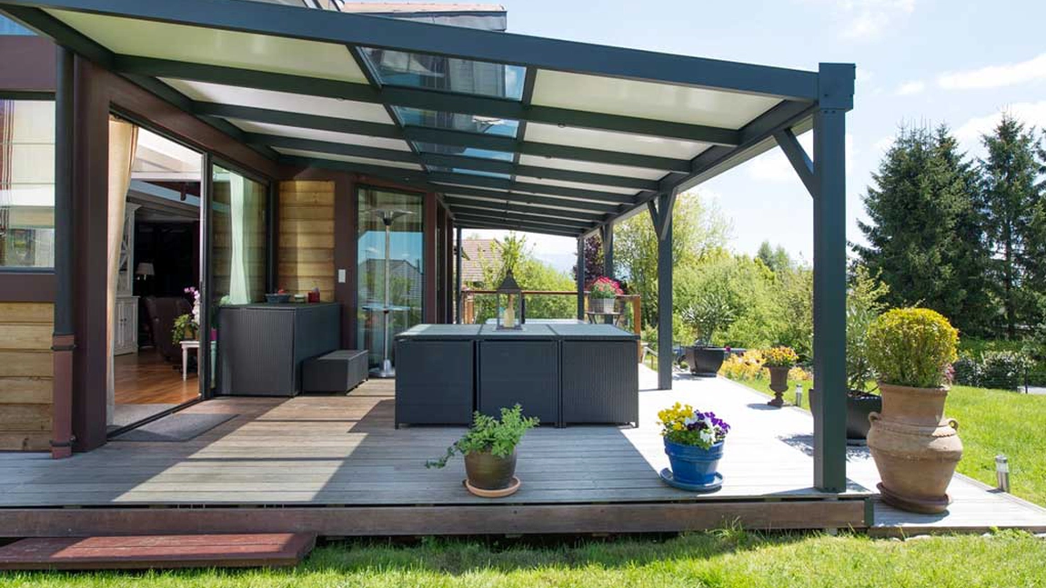 Modele de terase din lemn moderne. Soluții elegante pentru grădini și curți urbane