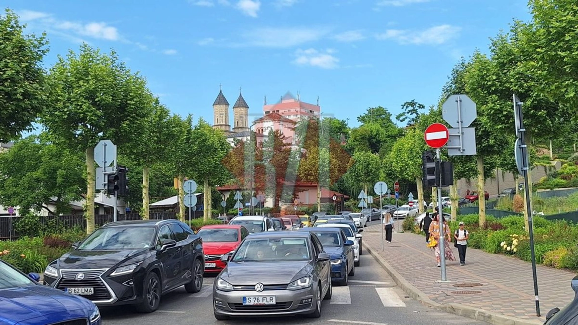 Trafic blocat în centrul Iașului! Străzile Sfântul Andrei și Iancu Bacalu paralizate