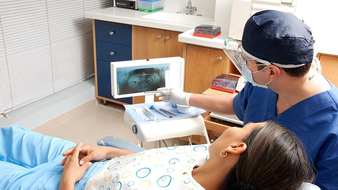 Se caută medici români în străinătate. Cât poate câștiga un ieșean care lucrează în Franța sau Slovenia?