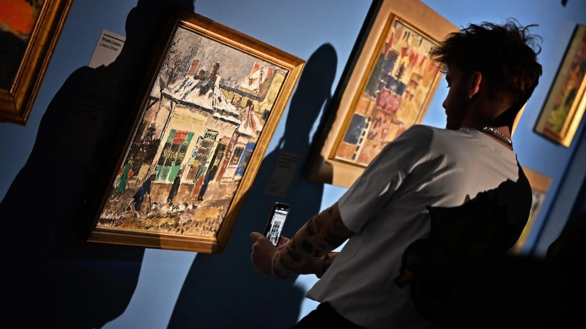 Art Safari lansează #SăptămânaFărăTelefoane - un manifest pentru deconectarea de la ecrane și reconectarea cu arta în timpul vizitelor în expoziții
