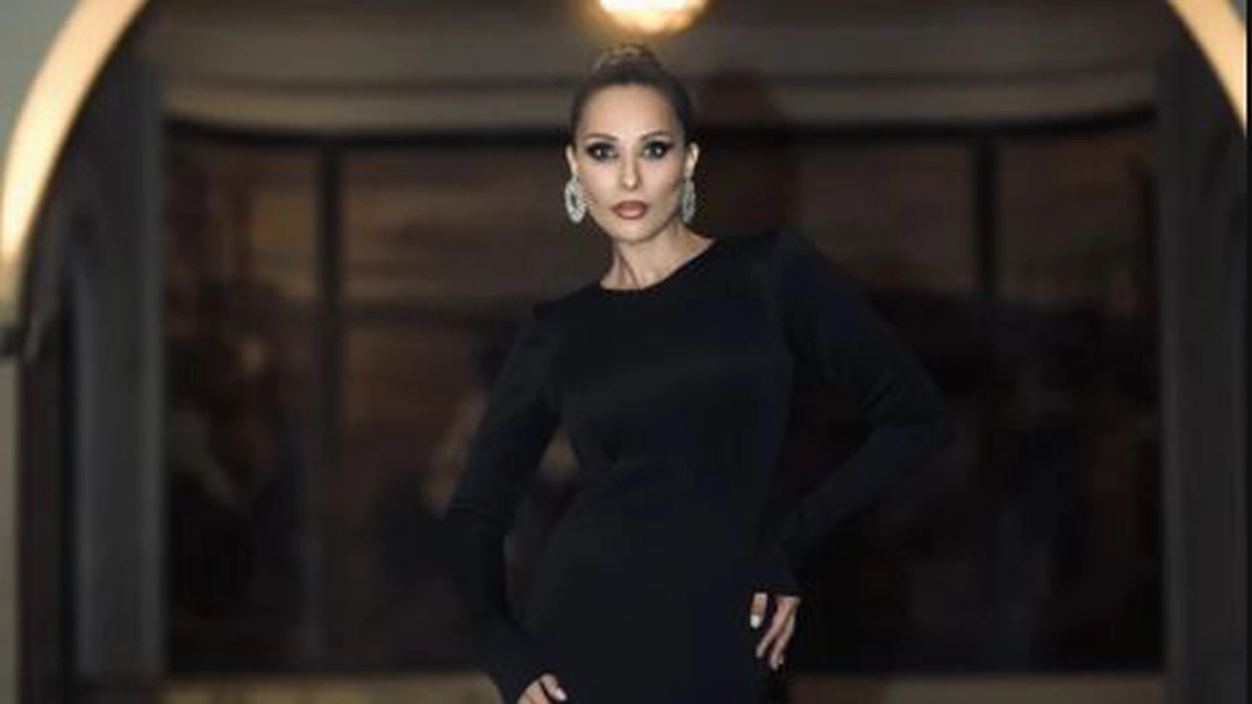 Iulia Vântur a devenit „Lebăda Neagră“! Vedeta, complet transformată în România - GALERIE FOTO