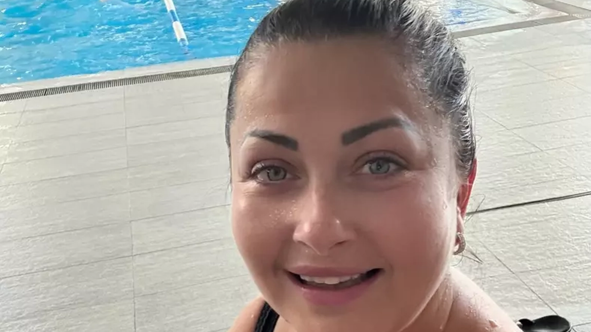 Gabriela Cristea își etalează silueta în costum de baie! Vezi cum s-a fotografiat în piscina casei - GALERIE FOTO exclusivă