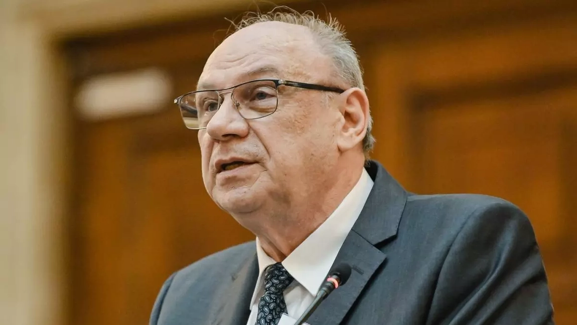 Fostul Președinte CCR câștigă 20.000 Euro Lunar din Pensie și Salariu - Dezvăluiri Despre Bonusurile Sale