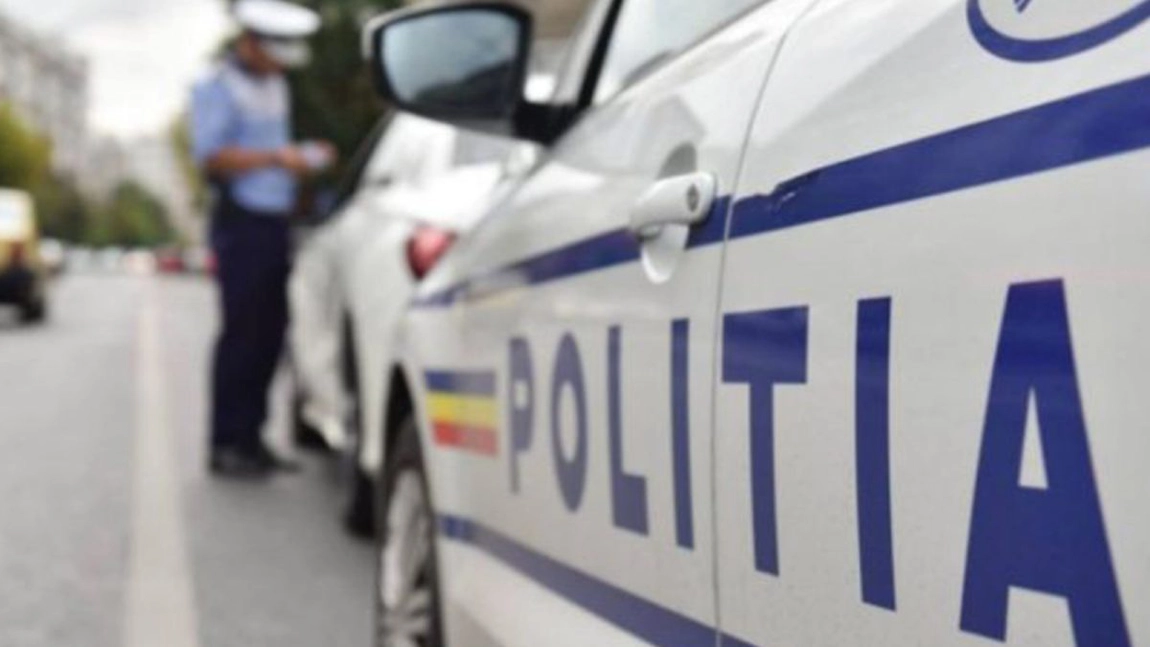 Plimbare cu final la spital: doi adolescenți răniți pe trotinetă