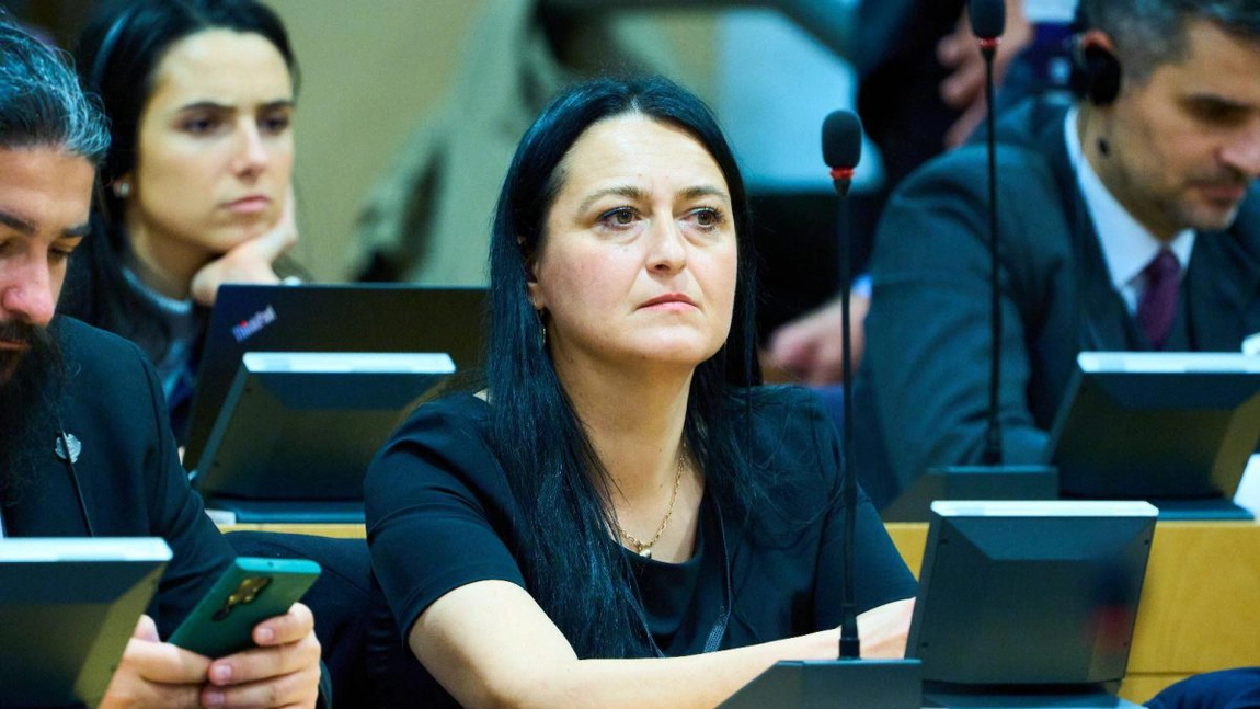 Deputatul AUR, Cristina Butură, încasează salariu de la partid dar și din Parlamentul României
