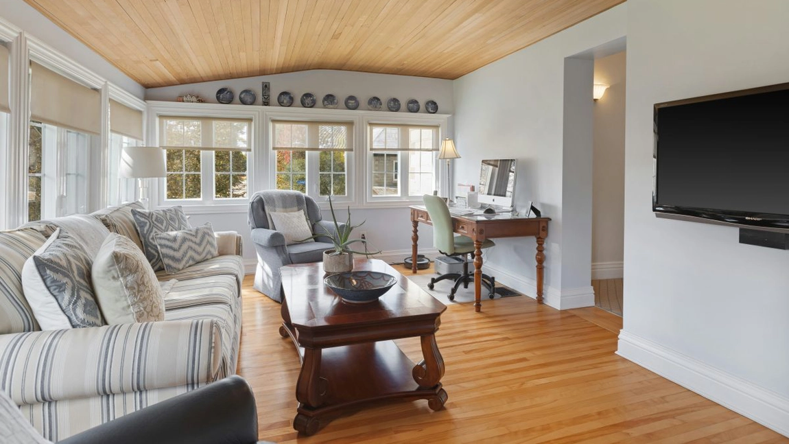 Cum să îți transformi sufrageria într-un adevărat cinema acasă