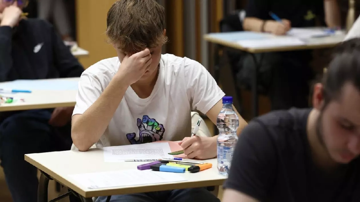Bacalaureatul de toamnă continuă la Iași! Sute de elevi susțin astăzi examenele la Matematică și Istorie. Când se depun contestațiile