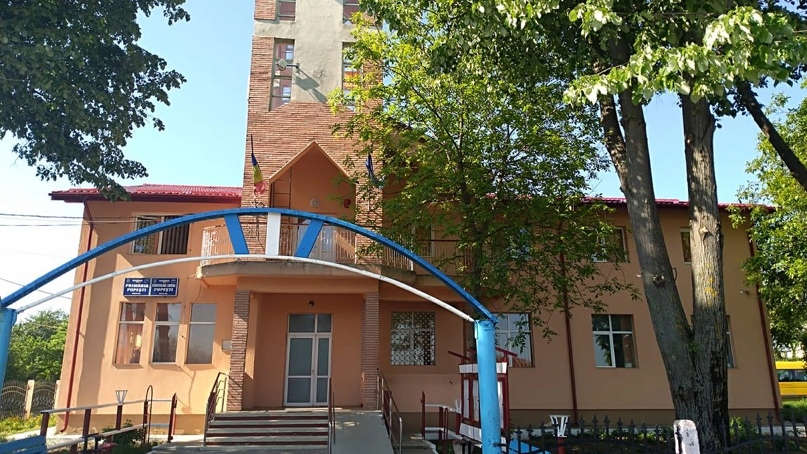 Complex școlar modern cu grădiniță, școală, sală de sport și cabinet medical!