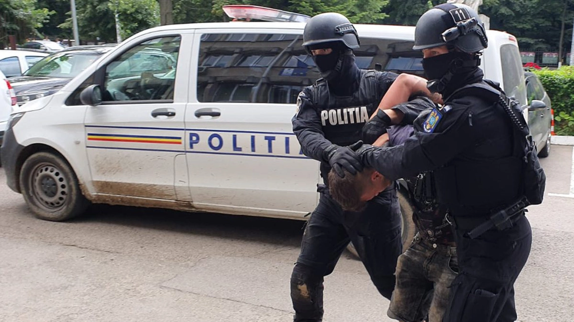 Conflict Violent din Cauza Femeilor, Doi Arestați și Unul Sub Control Judiciar. Pericol de Condamnare la Închisoare!