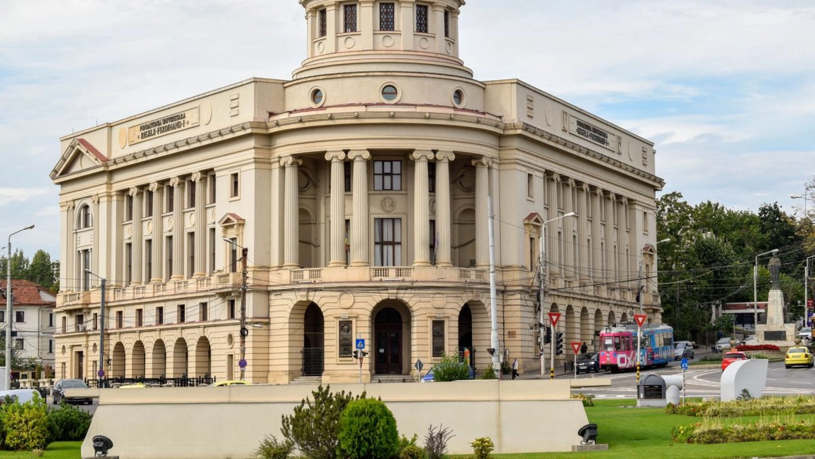 În urmă cu 151 de ani, Mihai Eminescu depunea jurământul la Biblioteca Centrală din Iași