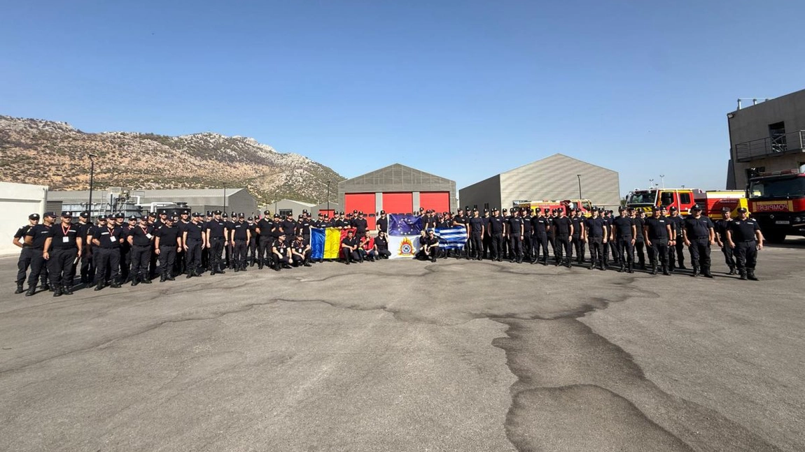 Un nou contingent de pompieri români preia misiunea din Grecia