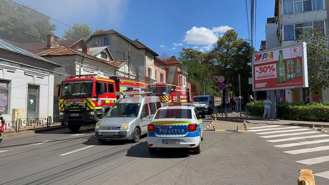 Incendiul de pe strada Arcu afectează circulația transportului public din Iași - UPDATE