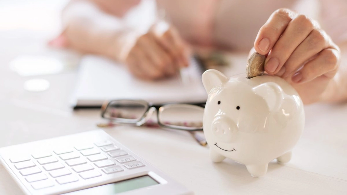 Cât timp se mai poate cumula pensia cu salariul. Ce spune Ilie Bolojan