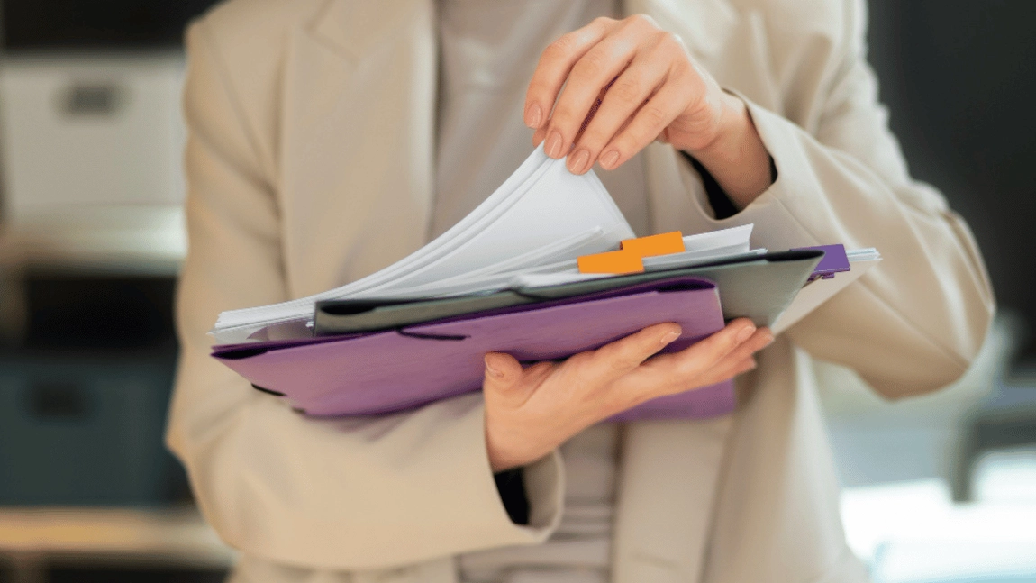 Documentul de care are nevoie fiecare român se scumpește! Câți bani vor scoate din buzunare cetățenii!