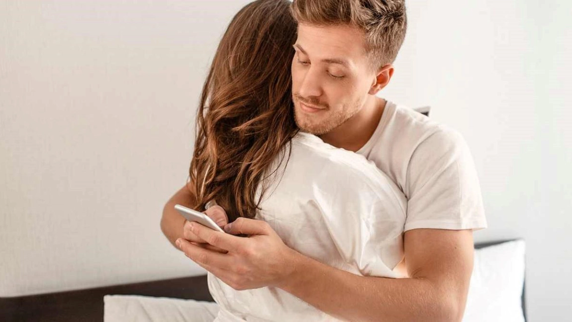 Iată care este indiciul evident că partenerul te înșeală. Cum să îți dai seama din timp