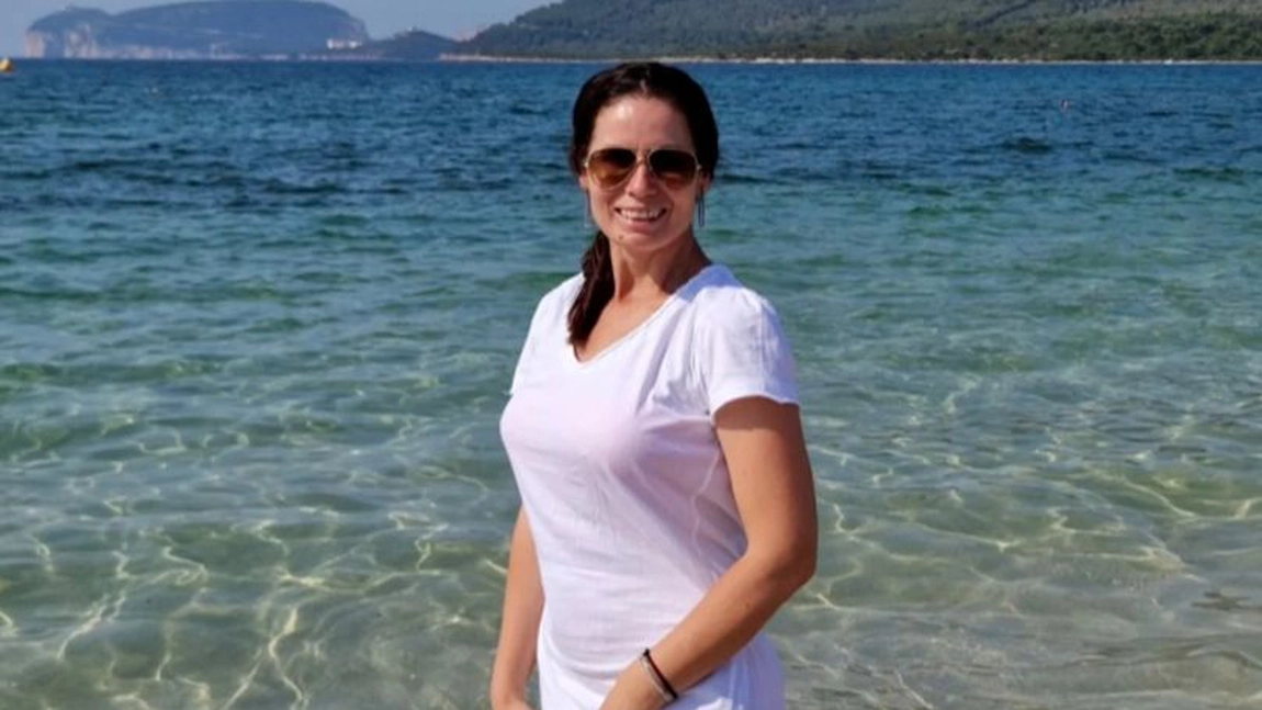 Ea este solista de muzică populară hărțuită de un medic psihiatru! Ce mesaje erotice i-a trimis!