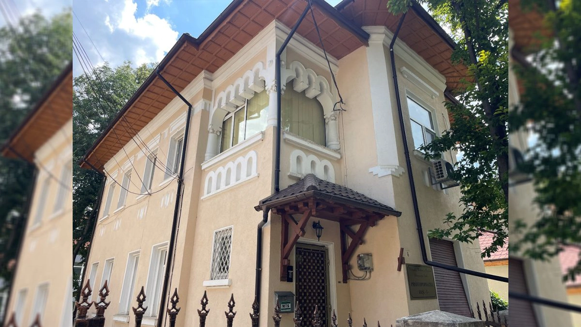 Descoperă cine deține acum vila din Copou unde a locuit Ion Iliescu ca prim-secretar la Iași!