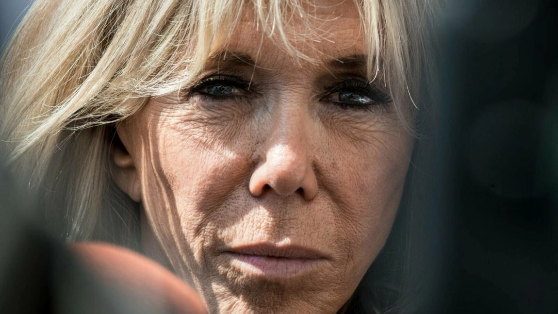 Ce urmează să facă Brigitte Macron pentru a demonstra că este femeie. Totul va fi public