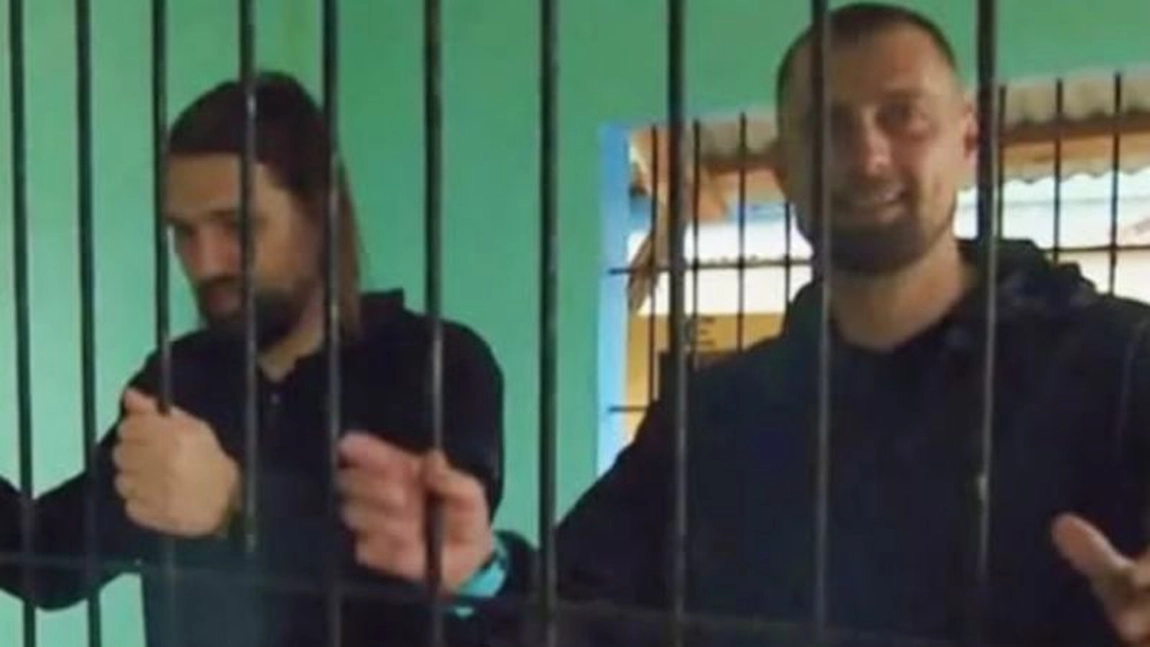 Dan Alexa şi Gabi Tamaş, luaţi cu duba poliţiei, în Filipine! Primele reacţii ale foștilor fotbaliști!