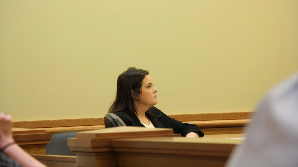 Scandal în școală! O profesoară riscă ani grei de închisoare după relația cu un elev! Ce plan ascuns avea pentru soțul ei