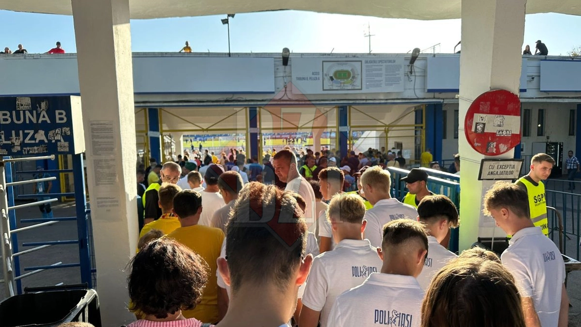 Spectacol în Copou! Mii de spectatori au venit la stadion pentru a susține România U21