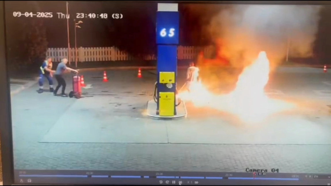 Incendiu șocant în Făget! Un bărbat a incendiat pompa de alimentare a unei benzinării și a aruncat combustibil aprins pe un angajat