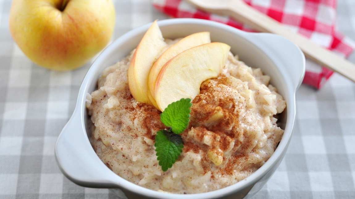 Sunt buni fulgii de ovăz pentru bebe? Iată ce beneficii au și de când se introduc în alimentație