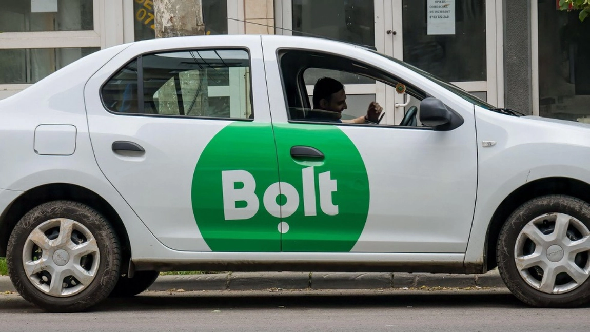 Descoperirea șocantă din contul bancar care a lăsat-o fără cuvinte!