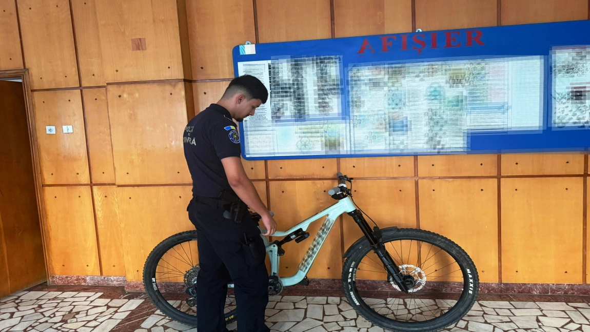 Bicicletă de 15.000 lei, semnalată ca fiind furată din Germania, descoperită la Albița