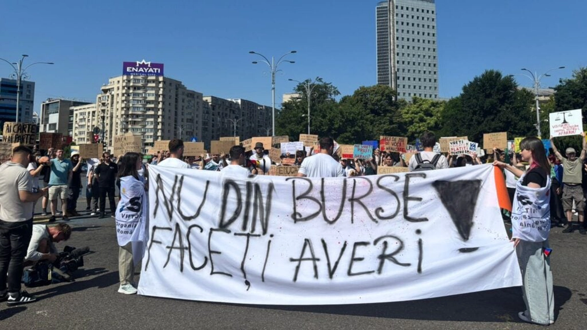 Studenții ies în stradă alături de profesori: Anul universitar nu poate începe în aceste condiții