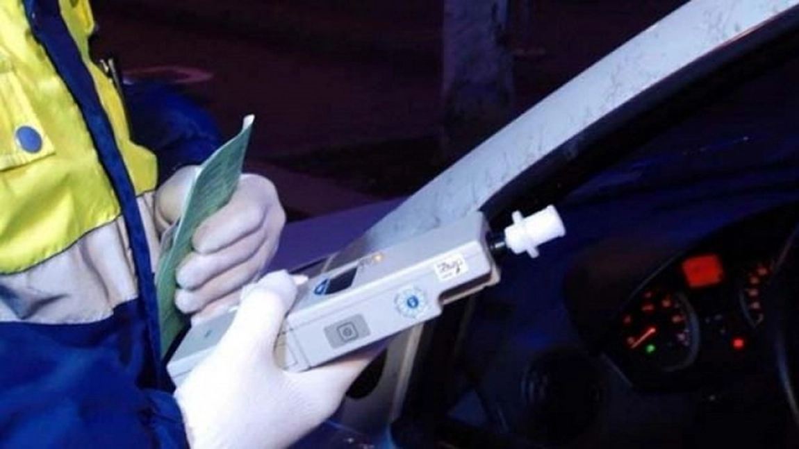 Șofer din Iași surprins cu o alcoolemie record de 3,20‰ la volan - Cine este bărbatul reținut de polițiști la Podu Iloaiei?