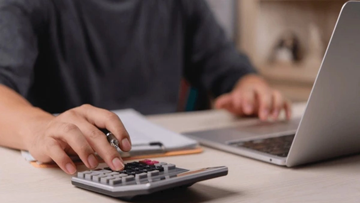 Sancțiuni de 20.000 lei pentru angajatorii din Iași neînscriși la timp în Reges-Online până pe 1 octombrie 2025