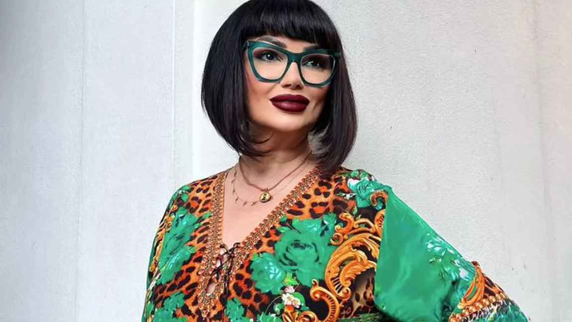 Cum a putut veni îmbrăcată Ozana Barabancea la sfințirea Catedralei Mântuirii Neamului! Pelerinii s-au uitat urât la ea!