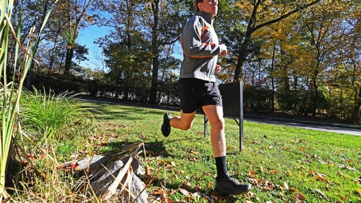 Viața a mers mai deperte pentru el! Un tânăr cu autism dovedește că determinarea și sprijinul contează mult pentru cei cu această boală