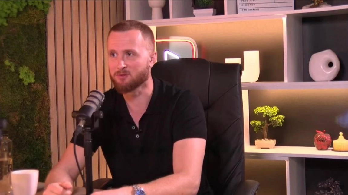 Tânărul care a trecut de la balconul apartamentului la un lanț de curățătorii profesionale. Povestea lui Marcel Gușan, fondatorul Clean Shoes