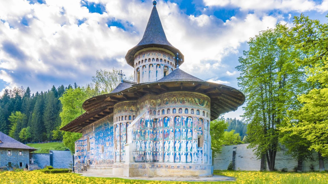 Care sunt cele mai frumoase mănăstiri din Moldova? Iată cele mai liniștitoare locuri, ce merită cu siguranță vizitate măcar o singură dată