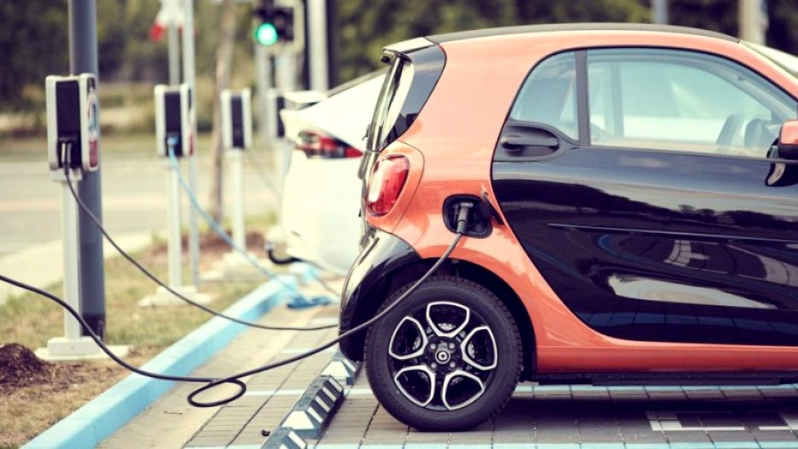 Zeci de persoane din Iași s-au înscris în programul Rabla 2025. Cei mai mulți șoferi vor tichetele valorice pentru achiziționarea autovehiculelor noi plug-in hibrid