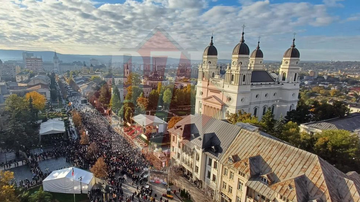 Zeci de mii de credincioși au participat la slujba de hram a Sfintei Cuvioase Parascheva, la Iași - LIVE VIDEO, UPDATE