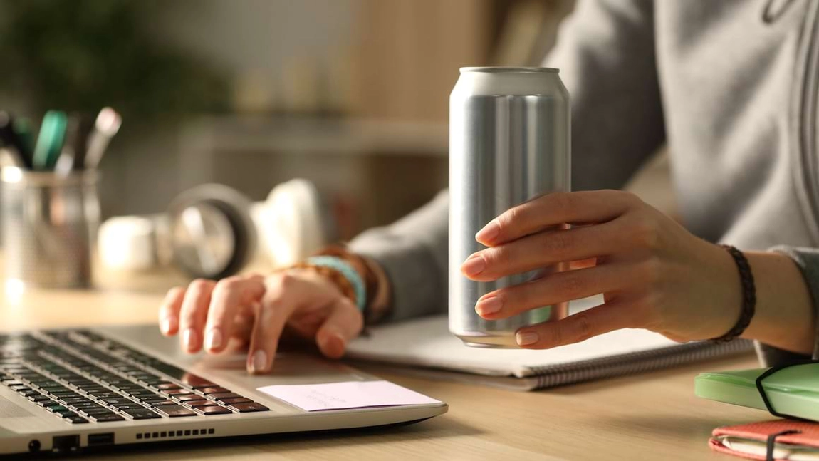 Persoanele care nu vor mai avea voie să cumpere acest tip de băutură! S-a dat lege! 