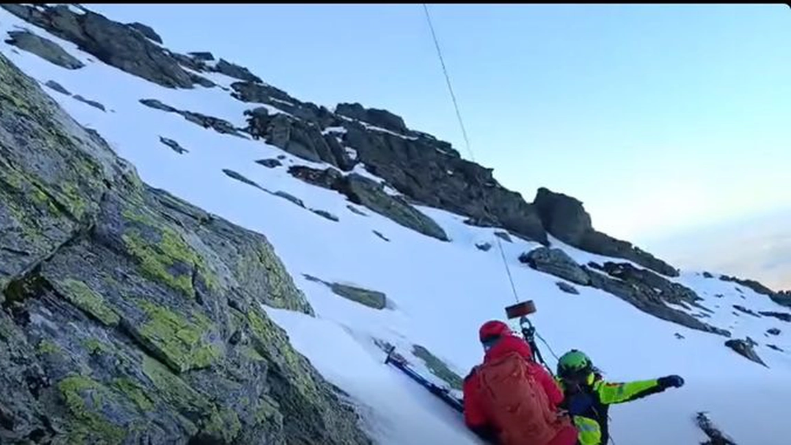 Tragedie în Munții Făgăraș! Doi foști polițiști au murit după o cădere de sute de metri. Cine erau victimele și cum s-a desfășurat misiunea de recuperare