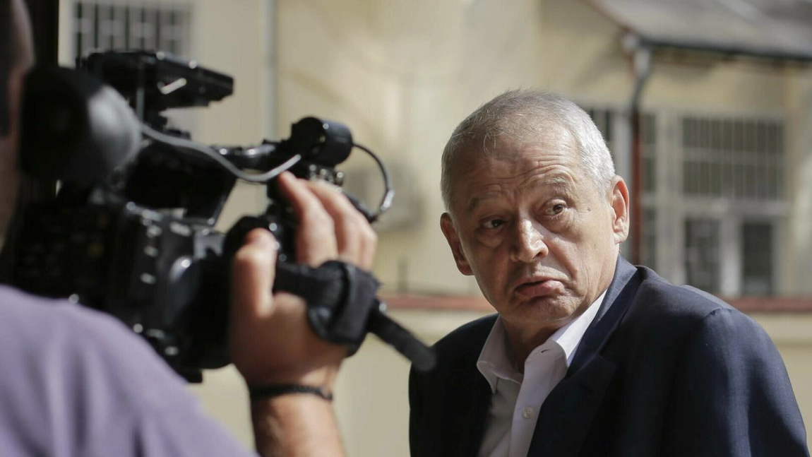 Lovitură de teatru în cazul Sorin Oprescu! Fostul primar al Capitalei scapă de un an de închisoare și se ascunde în continuare în Grecia