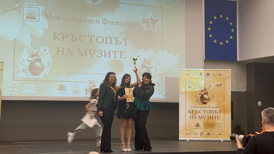 Cum a reușit o elevă de doar 13 ani să uimească juriul unui concurs internațional. Povestea ieșencei care a câștigat marele trofeu și două Premii I