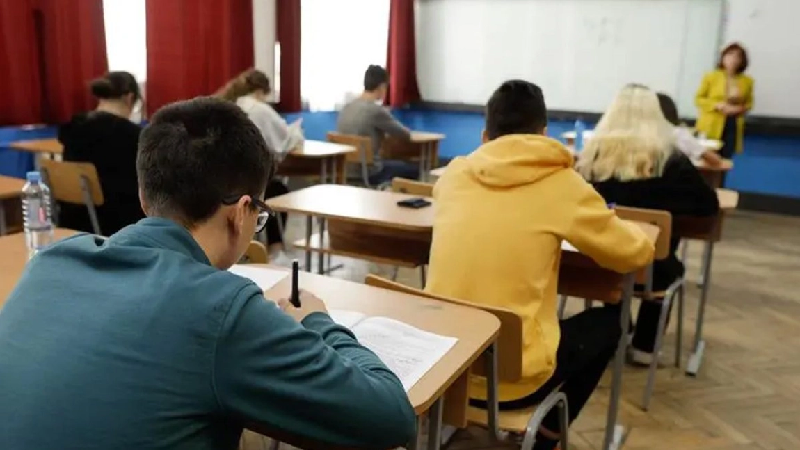 Elevii de clasa a VIII-a și a XII-a din Iași se pregătesc pentru Evaluarea Națională și Bacalaureat. Când încep simulările examenelor naționale